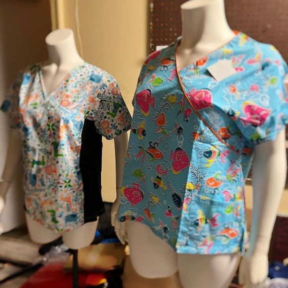 Nursing Scrub - Picture 2 of 3